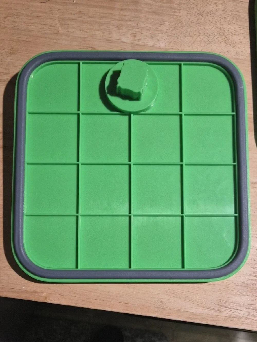 Dog Lick/feeder Mat Stainless Steel Hangable Or Grip For Ground